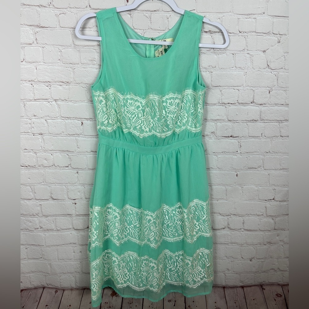 YA L.A. green sleeveless‎ lace accents Western church wedding dress, sz S NWT